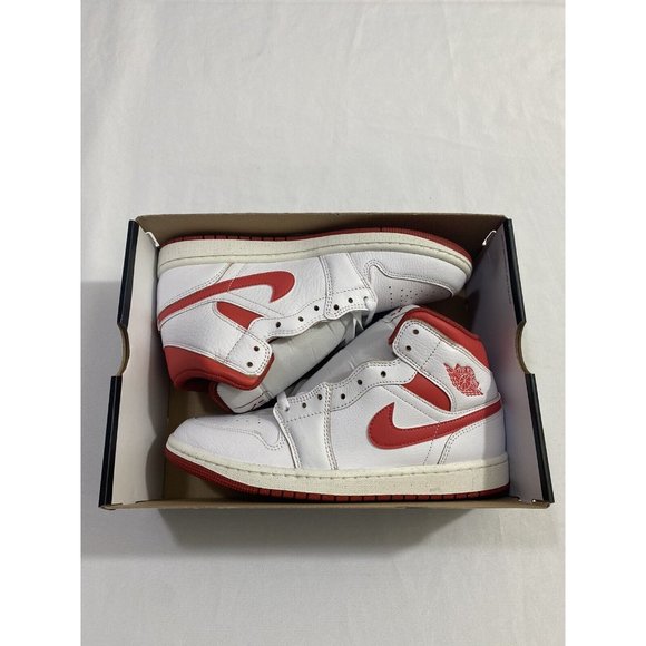 New Mens Size 8.5 White Red Nike Air Jordan 1 Mid SE Basketball Shoes FJ3458 160 main image 11